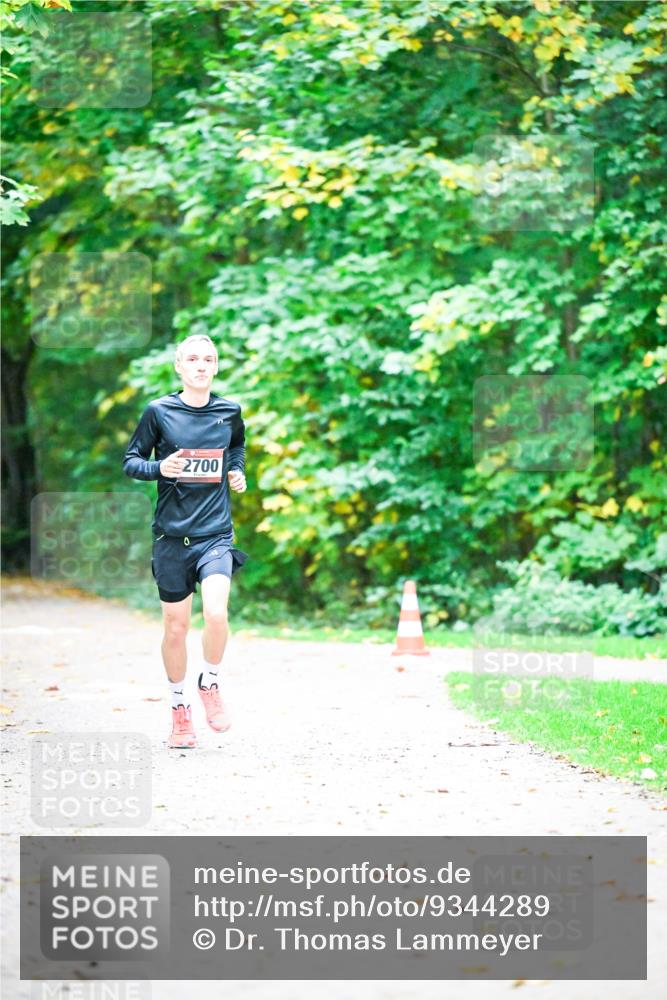 12.10.2025 - Bramfelder Halbmarathon 2025 Dr. Thomas Lammeyer http://msf.ph/oto/9344289 12.10.2025 10:08:09 Laufen 2700 meine-sportfotos.de