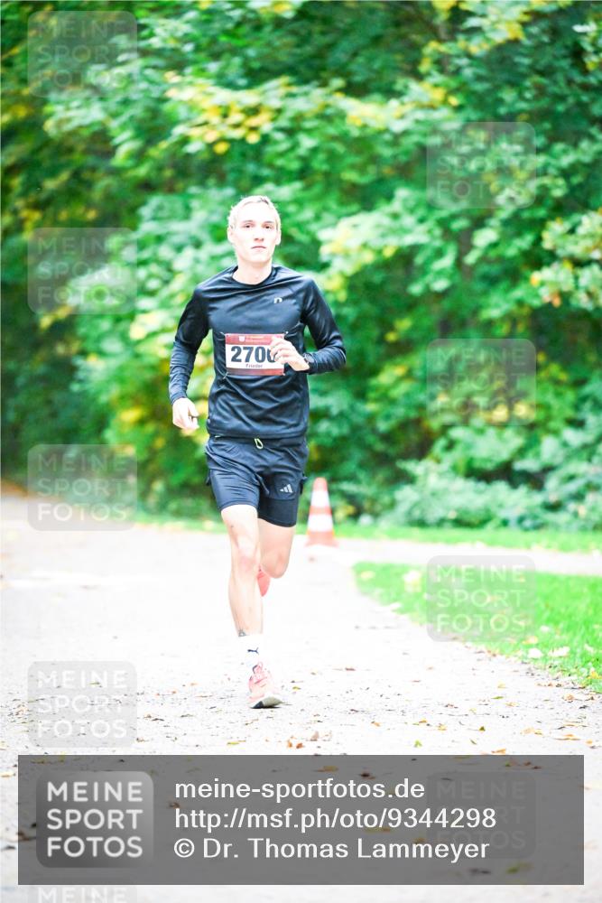 12.10.2025 - Bramfelder Halbmarathon 2025 Dr. Thomas Lammeyer http://msf.ph/oto/9344298 12.10.2025 10:08:11 Laufen 2700 meine-sportfotos.de