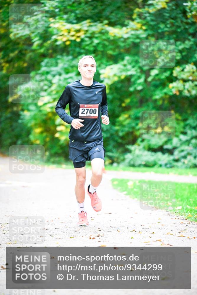 12.10.2025 - Bramfelder Halbmarathon 2025 Dr. Thomas Lammeyer http://msf.ph/oto/9344299 12.10.2025 10:08:11 Laufen 2700 meine-sportfotos.de