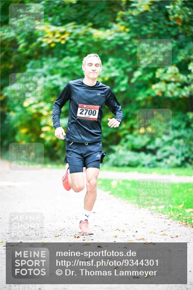 12.10.2025 - Bramfelder Halbmarathon 2025 Dr. Thomas Lammeyer http://msf.ph/oto/9344301 12.10.2025 10:08:11 Laufen 2700 meine-sportfotos.de