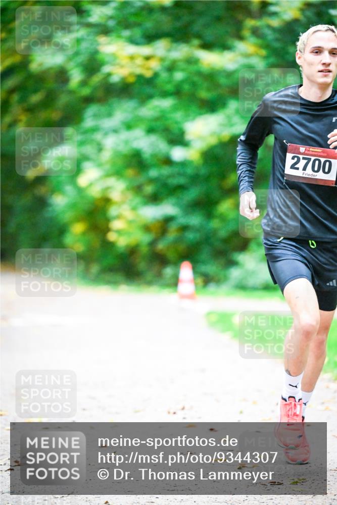 12.10.2025 - Bramfelder Halbmarathon 2025 Dr. Thomas Lammeyer http://msf.ph/oto/9344307 12.10.2025 10:08:12 Laufen 2700 meine-sportfotos.de