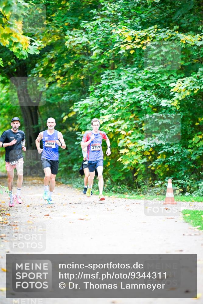 12.10.2025 - Bramfelder Halbmarathon 2025 Dr. Thomas Lammeyer http://msf.ph/oto/9344311 12.10.2025 10:08:24 Laufen 2554, 2759 meine-sportfotos.de
