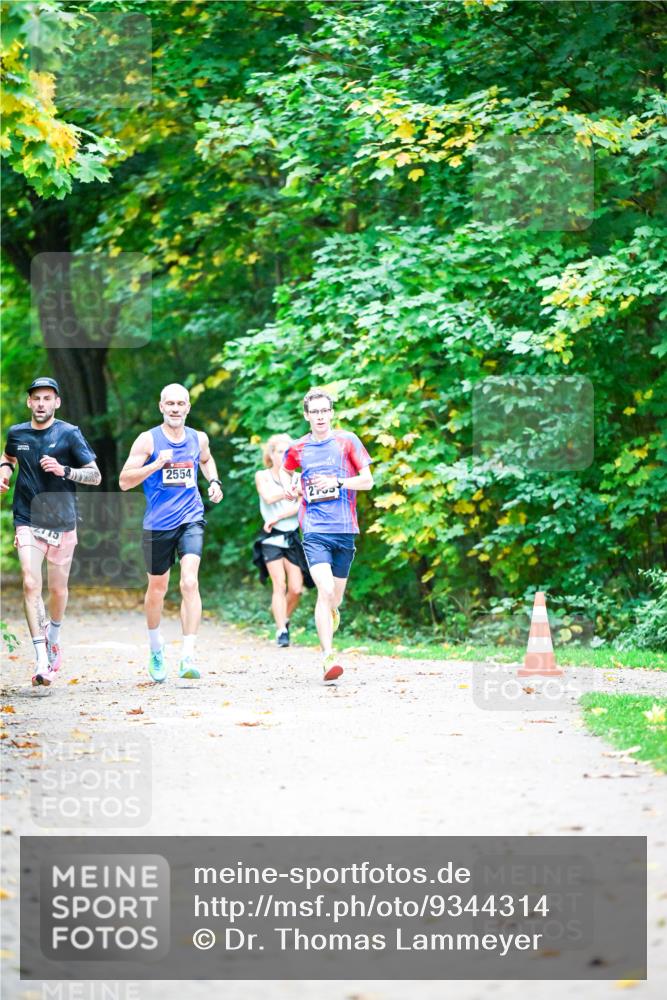 12.10.2025 - Bramfelder Halbmarathon 2025 Dr. Thomas Lammeyer http://msf.ph/oto/9344314 12.10.2025 10:08:24 Laufen 2554, 2705 meine-sportfotos.de