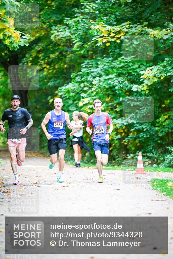 12.10.2025 - Bramfelder Halbmarathon 2025 Dr. Thomas Lammeyer http://msf.ph/oto/9344320 12.10.2025 10:08:25 Laufen 415, 2554, 2759 meine-sportfotos.de