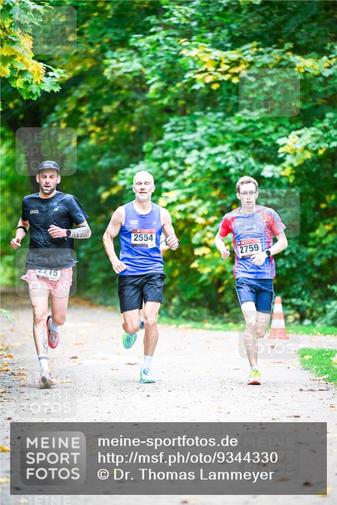 12.10.2025 - Bramfelder Halbmarathon 2025 Dr. Thomas Lammeyer http://msf.ph/oto/9344330 12.10.2025 10:08:27 Laufen 15, 2554, 2759 meine-sportfotos.de