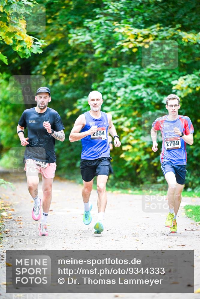 12.10.2025 - Bramfelder Halbmarathon 2025 Dr. Thomas Lammeyer http://msf.ph/oto/9344333 12.10.2025 10:08:27 Laufen 2554, 2759 meine-sportfotos.de