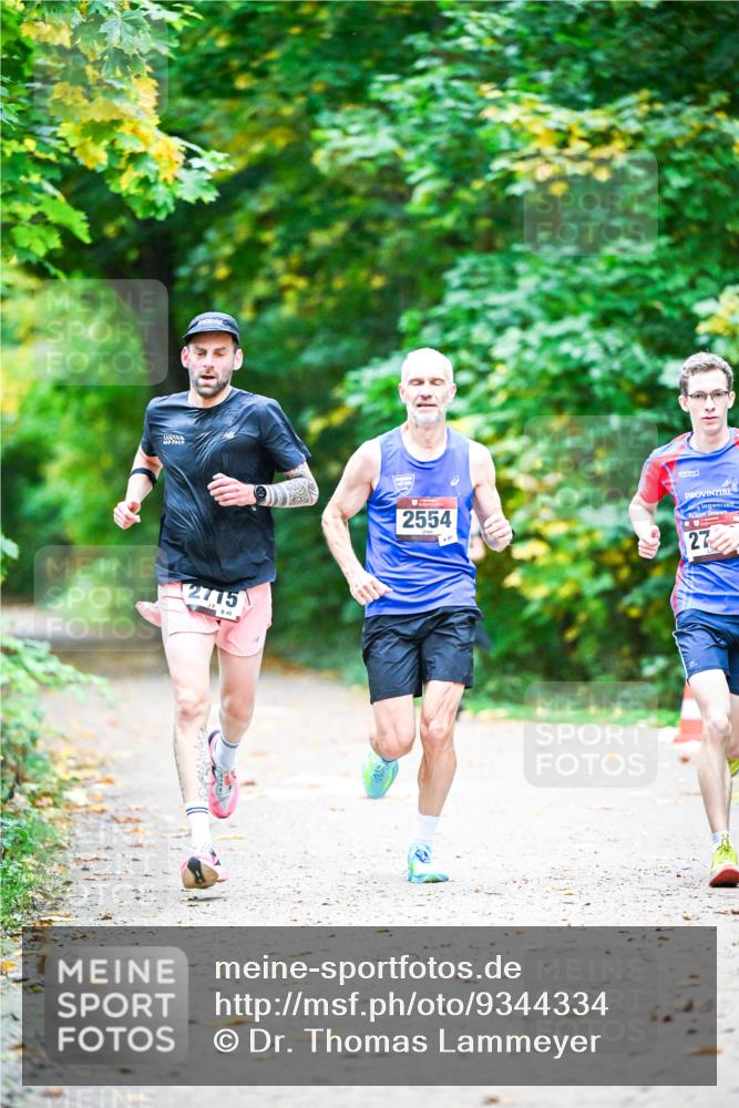 12.10.2025 - Bramfelder Halbmarathon 2025 Dr. Thomas Lammeyer http://msf.ph/oto/9344334 12.10.2025 10:08:27 Laufen 2715, 40, 2554, 97, 27 meine-sportfotos.de