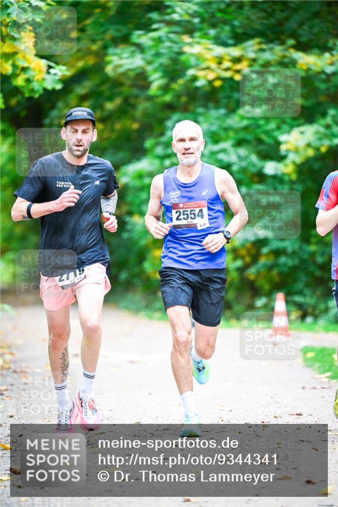12.10.2025 - Bramfelder Halbmarathon 2025 Dr. Thomas Lammeyer http://msf.ph/oto/9344341 12.10.2025 10:08:28 Laufen 2715, 2554, 97 meine-sportfotos.de