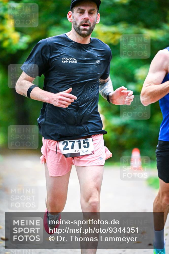 12.10.2025 - Bramfelder Halbmarathon 2025 Dr. Thomas Lammeyer http://msf.ph/oto/9344351 12.10.2025 10:08:30 Laufen 2715, 40 meine-sportfotos.de