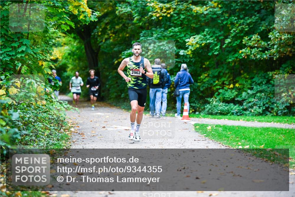 12.10.2025 - Bramfelder Halbmarathon 2025 Dr. Thomas Lammeyer http://msf.ph/oto/9344355 12.10.2025 10:08:56 Laufen 2962 meine-sportfotos.de