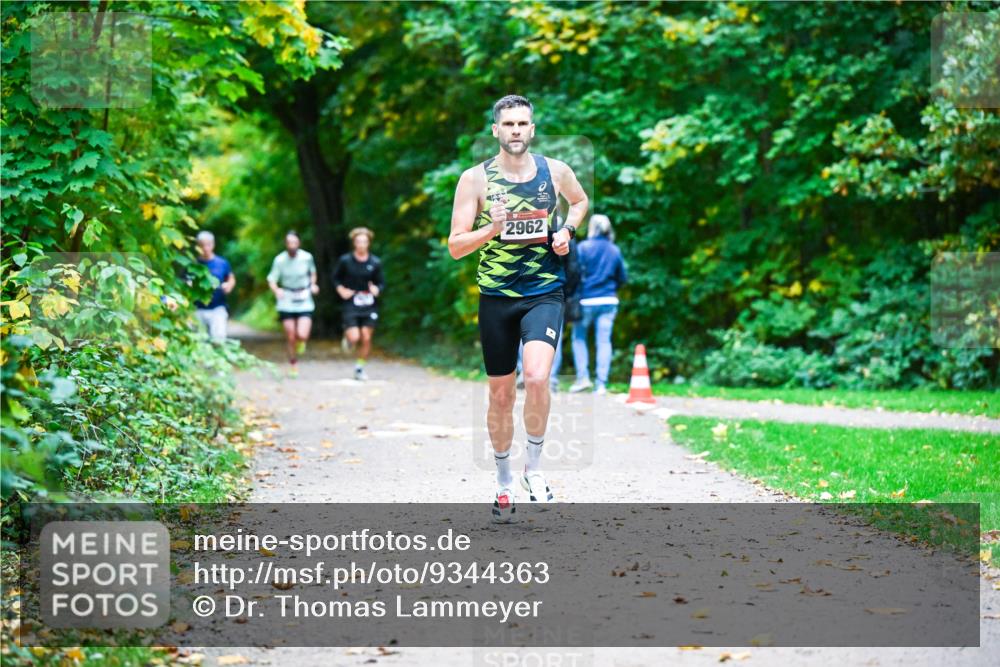 12.10.2025 - Bramfelder Halbmarathon 2025 Dr. Thomas Lammeyer http://msf.ph/oto/9344363 12.10.2025 10:08:58 Laufen 2962 meine-sportfotos.de