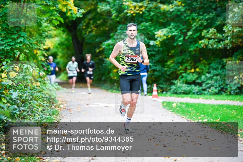 12.10.2025 - Bramfelder Halbmarathon 2025 Dr. Thomas Lammeyer http://msf.ph/oto/9344365 12.10.2025 10:08:58 Laufen 2962 meine-sportfotos.de