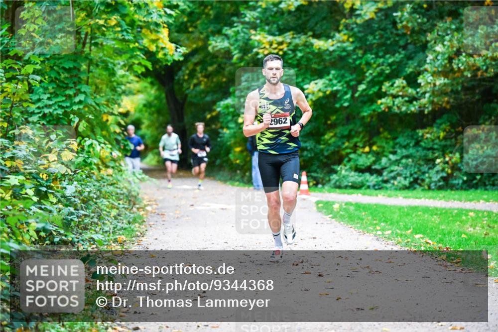 12.10.2025 - Bramfelder Halbmarathon 2025 Dr. Thomas Lammeyer http://msf.ph/oto/9344368 12.10.2025 10:08:58 Laufen 2962 meine-sportfotos.de