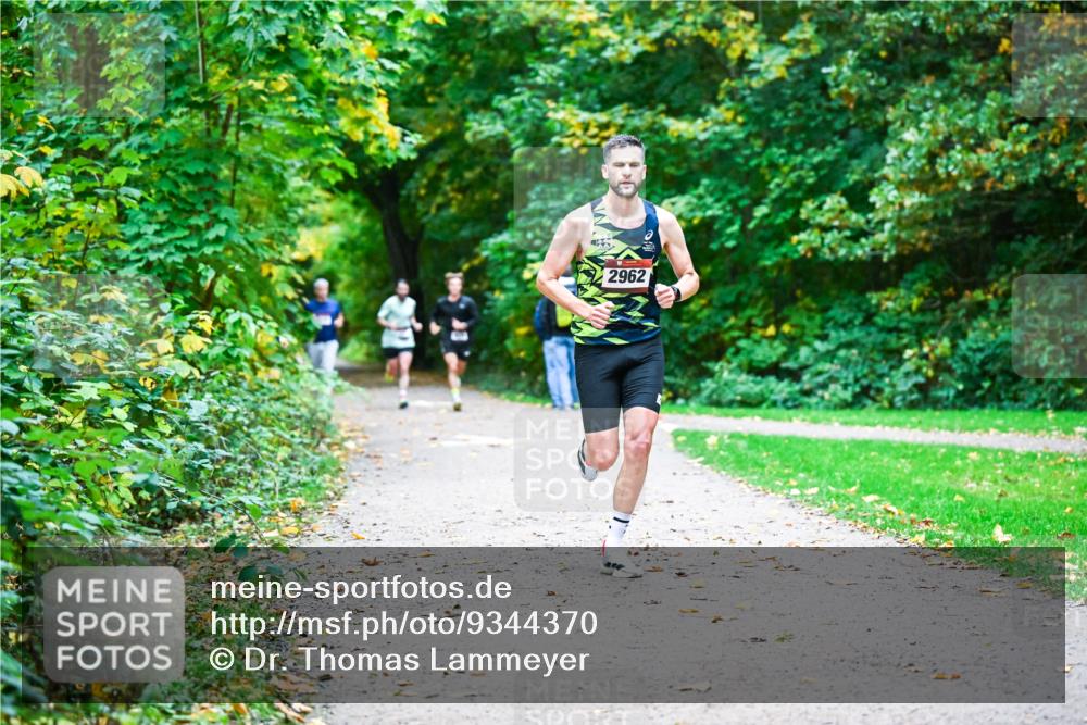 12.10.2025 - Bramfelder Halbmarathon 2025 Dr. Thomas Lammeyer http://msf.ph/oto/9344370 12.10.2025 10:08:58 Laufen 2962 meine-sportfotos.de