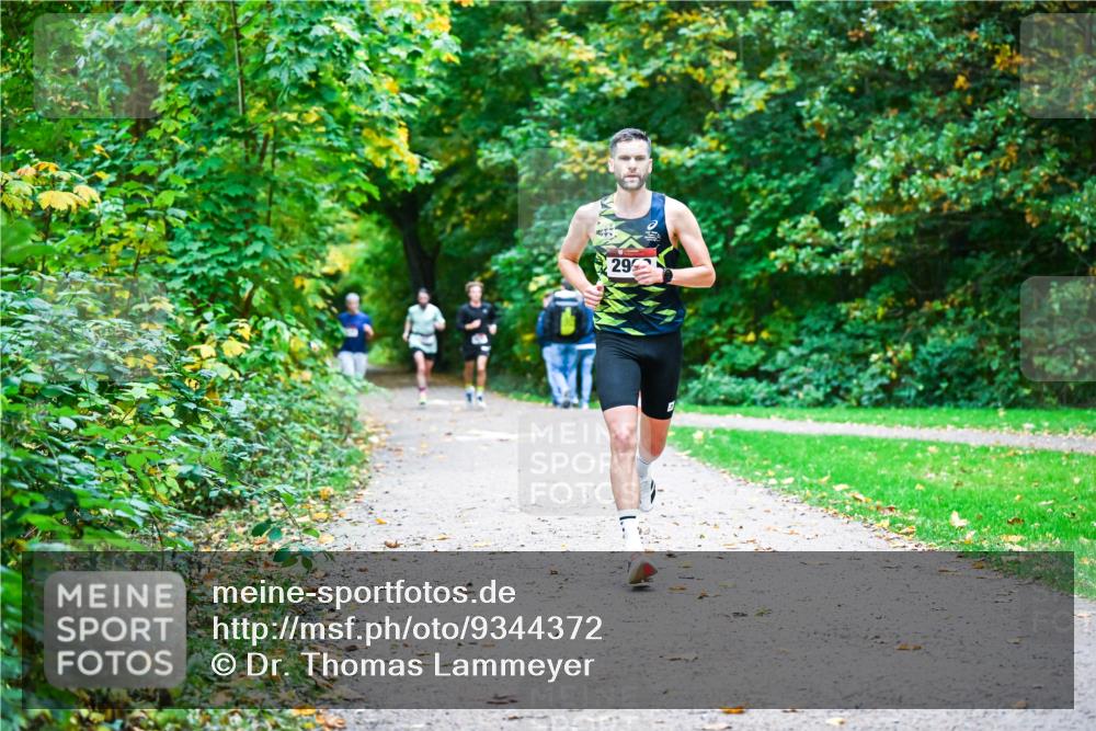 12.10.2025 - Bramfelder Halbmarathon 2025 Dr. Thomas Lammeyer http://msf.ph/oto/9344372 12.10.2025 10:08:59 Laufen 296 meine-sportfotos.de