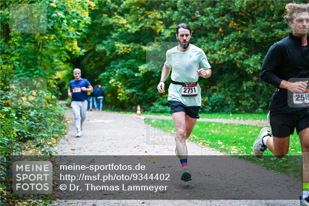 12.10.2025 - Bramfelder Halbmarathon 2025 Dr. Thomas Lammeyer http://msf.ph/oto/9344402 12.10.2025 10:09:06 Laufen 2751, 2549 meine-sportfotos.de