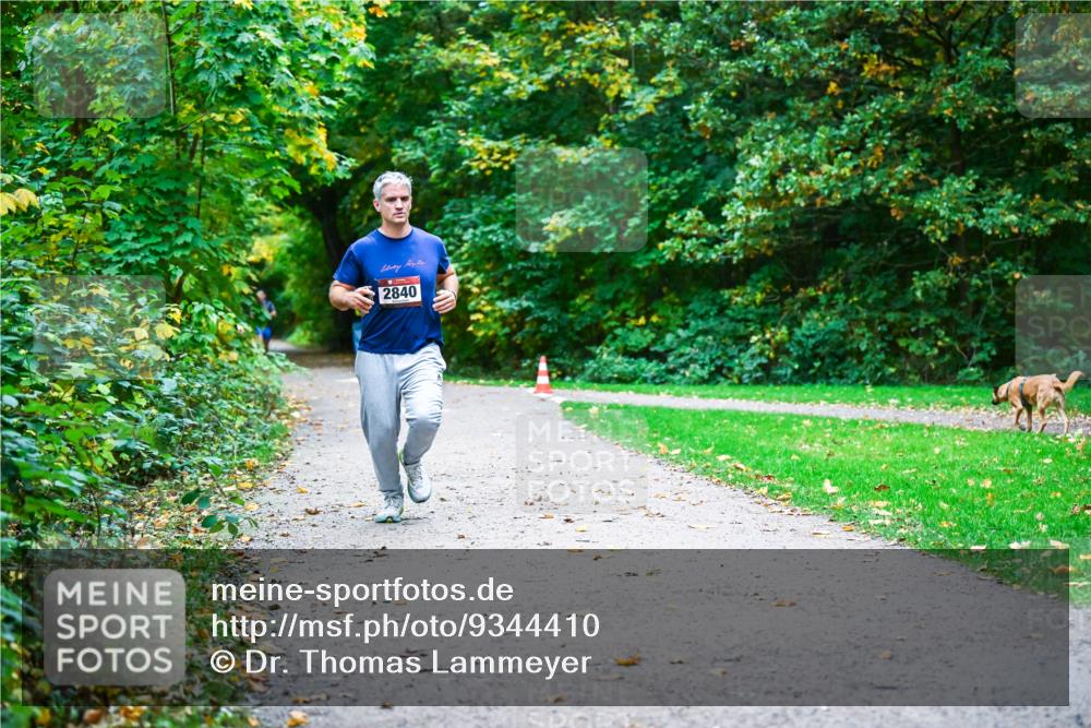 12.10.2025 - Bramfelder Halbmarathon 2025 Dr. Thomas Lammeyer http://msf.ph/oto/9344410 12.10.2025 10:09:08 Laufen 2840 meine-sportfotos.de