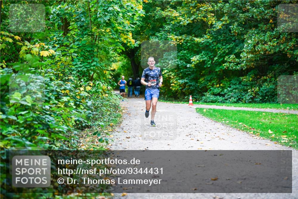 12.10.2025 - Bramfelder Halbmarathon 2025 Dr. Thomas Lammeyer http://msf.ph/oto/9344431 12.10.2025 10:09:16 Laufen 696 meine-sportfotos.de