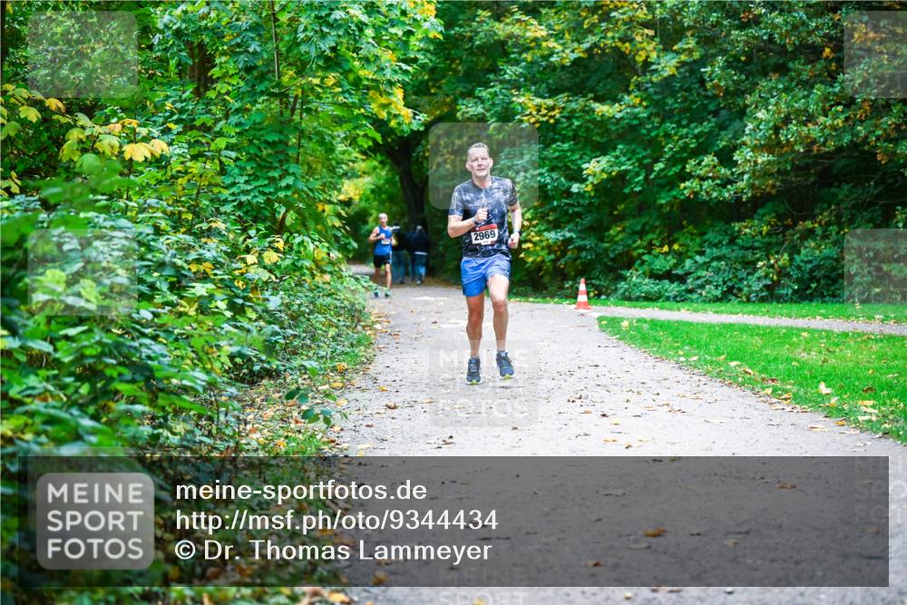 12.10.2025 - Bramfelder Halbmarathon 2025 Dr. Thomas Lammeyer http://msf.ph/oto/9344434 12.10.2025 10:09:17 Laufen 2969 meine-sportfotos.de
