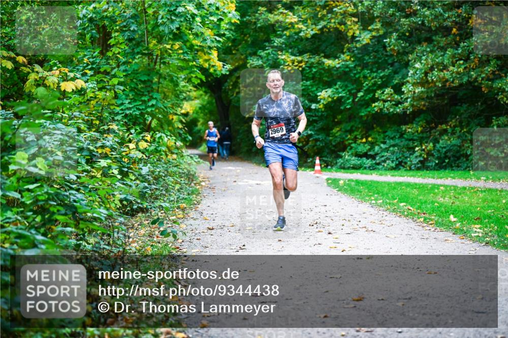 12.10.2025 - Bramfelder Halbmarathon 2025 Dr. Thomas Lammeyer http://msf.ph/oto/9344438 12.10.2025 10:09:17 Laufen 2969 meine-sportfotos.de