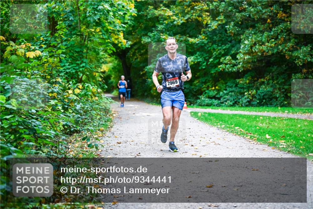 12.10.2025 - Bramfelder Halbmarathon 2025 Dr. Thomas Lammeyer http://msf.ph/oto/9344441 12.10.2025 10:09:18 Laufen 2969 meine-sportfotos.de