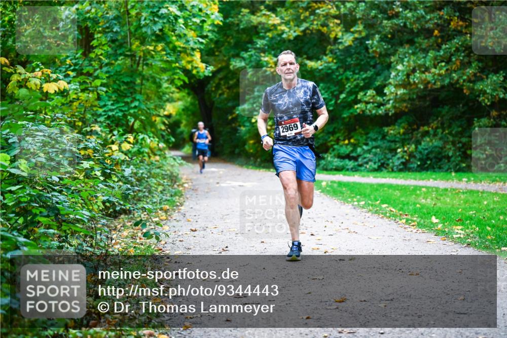 12.10.2025 - Bramfelder Halbmarathon 2025 Dr. Thomas Lammeyer http://msf.ph/oto/9344443 12.10.2025 10:09:18 Laufen 2969, 83 meine-sportfotos.de