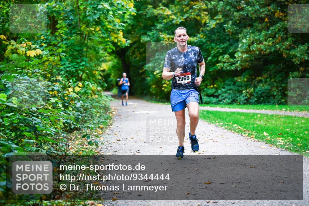 12.10.2025 - Bramfelder Halbmarathon 2025 Dr. Thomas Lammeyer http://msf.ph/oto/9344444 12.10.2025 10:09:18 Laufen 2969, 83 meine-sportfotos.de