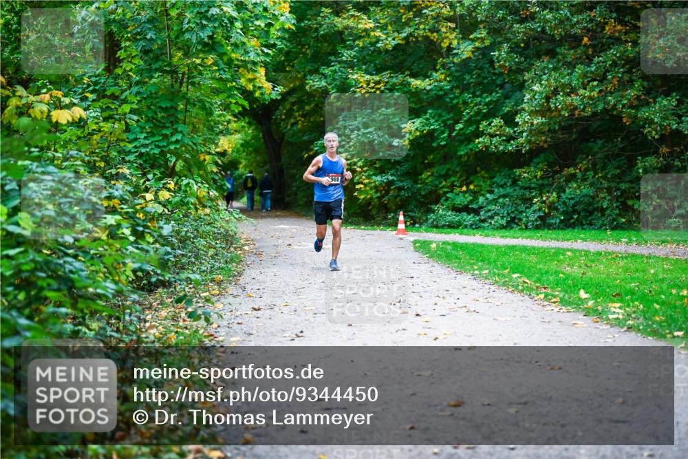 12.10.2025 - Bramfelder Halbmarathon 2025 Dr. Thomas Lammeyer http://msf.ph/oto/9344450 12.10.2025 10:09:22 Laufen 988 meine-sportfotos.de
