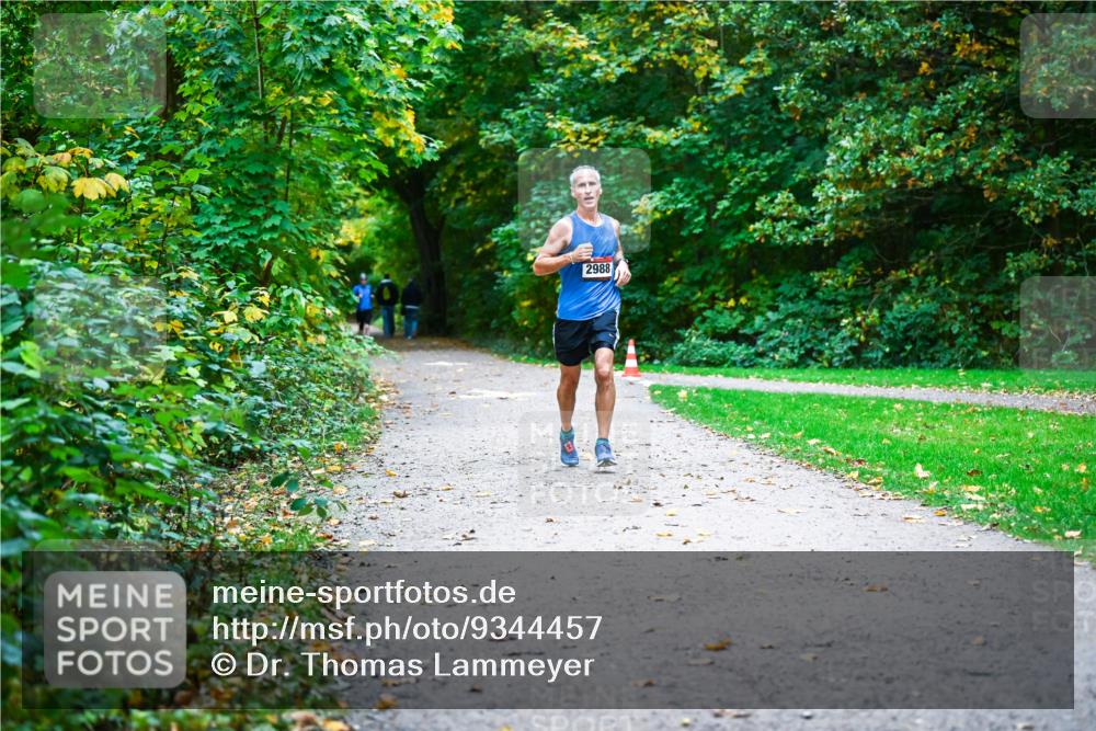 12.10.2025 - Bramfelder Halbmarathon 2025 Dr. Thomas Lammeyer http://msf.ph/oto/9344457 12.10.2025 10:09:24 Laufen 2988 meine-sportfotos.de
