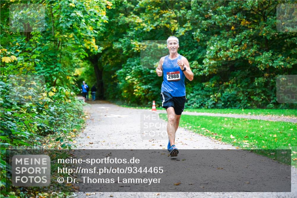 12.10.2025 - Bramfelder Halbmarathon 2025 Dr. Thomas Lammeyer http://msf.ph/oto/9344465 12.10.2025 10:09:25 Laufen 2988 meine-sportfotos.de