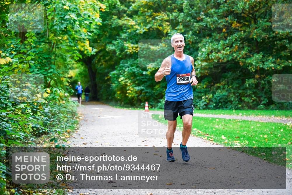 12.10.2025 - Bramfelder Halbmarathon 2025 Dr. Thomas Lammeyer http://msf.ph/oto/9344467 12.10.2025 10:09:25 Laufen 2988 meine-sportfotos.de