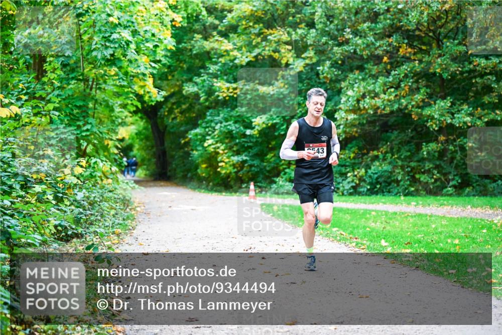 12.10.2025 - Bramfelder Halbmarathon 2025 Dr. Thomas Lammeyer http://msf.ph/oto/9344494 12.10.2025 10:09:48 Laufen 543 meine-sportfotos.de