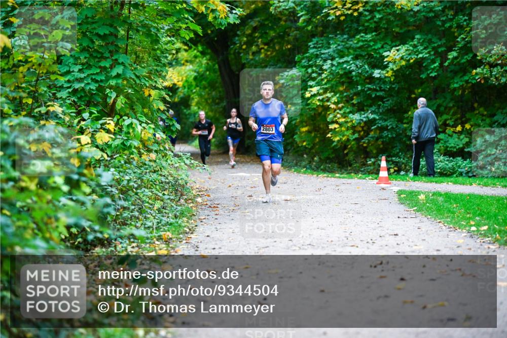 12.10.2025 - Bramfelder Halbmarathon 2025 Dr. Thomas Lammeyer http://msf.ph/oto/9344504 12.10.2025 10:10:51 Laufen 2803 meine-sportfotos.de