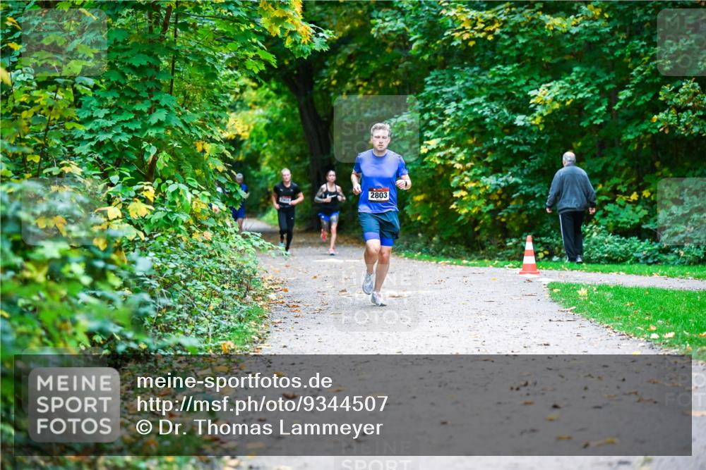 12.10.2025 - Bramfelder Halbmarathon 2025 Dr. Thomas Lammeyer http://msf.ph/oto/9344507 12.10.2025 10:10:51 Laufen 2803 meine-sportfotos.de