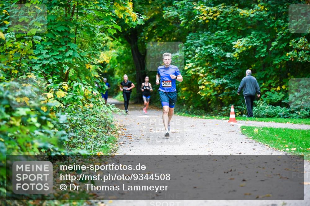 12.10.2025 - Bramfelder Halbmarathon 2025 Dr. Thomas Lammeyer http://msf.ph/oto/9344508 12.10.2025 10:10:52 Laufen 2803 meine-sportfotos.de