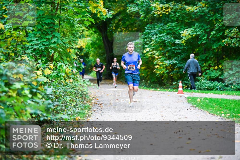 12.10.2025 - Bramfelder Halbmarathon 2025 Dr. Thomas Lammeyer http://msf.ph/oto/9344509 12.10.2025 10:10:52 Laufen 2803 meine-sportfotos.de