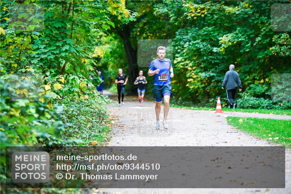 12.10.2025 - Bramfelder Halbmarathon 2025 Dr. Thomas Lammeyer http://msf.ph/oto/9344510 12.10.2025 10:10:52 Laufen 2803 meine-sportfotos.de