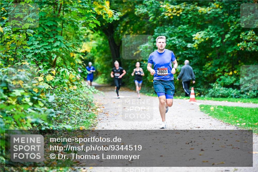 12.10.2025 - Bramfelder Halbmarathon 2025 Dr. Thomas Lammeyer http://msf.ph/oto/9344519 12.10.2025 10:10:53 Laufen 2803 meine-sportfotos.de