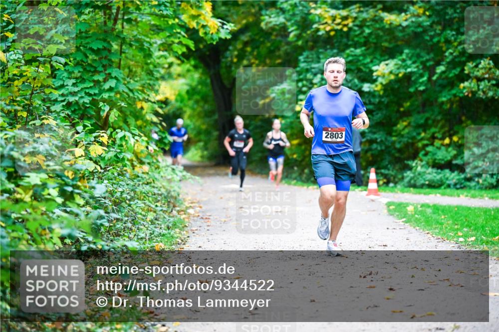 12.10.2025 - Bramfelder Halbmarathon 2025 Dr. Thomas Lammeyer http://msf.ph/oto/9344522 12.10.2025 10:10:53 Laufen 0, 2803 meine-sportfotos.de