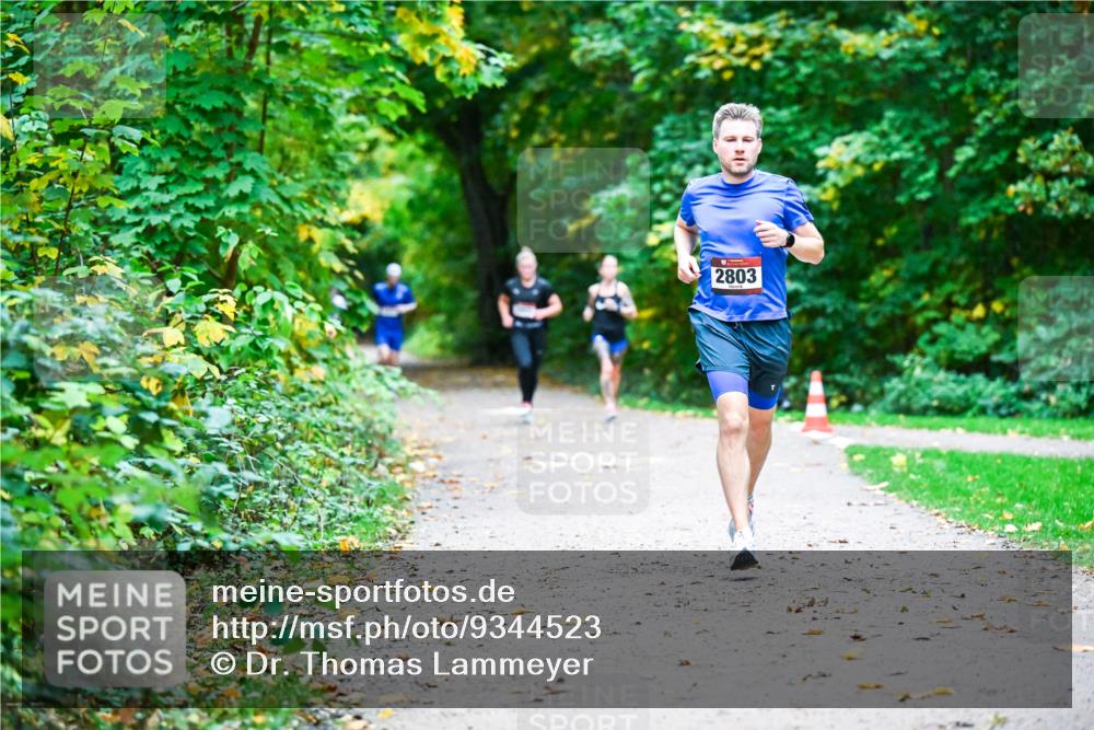 12.10.2025 - Bramfelder Halbmarathon 2025 Dr. Thomas Lammeyer http://msf.ph/oto/9344523 12.10.2025 10:10:54 Laufen 2803 meine-sportfotos.de