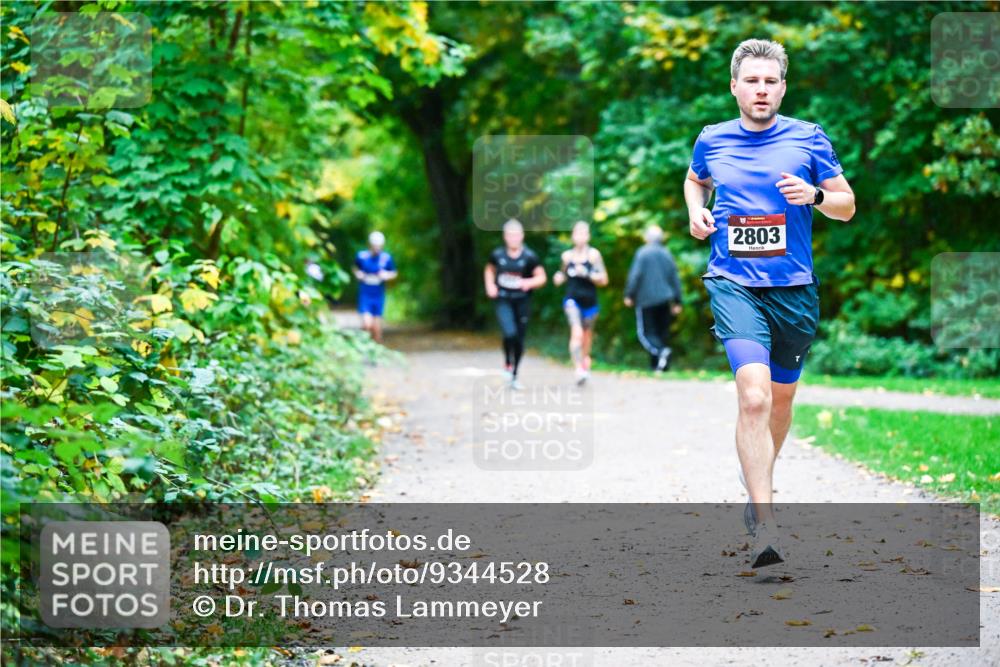 12.10.2025 - Bramfelder Halbmarathon 2025 Dr. Thomas Lammeyer http://msf.ph/oto/9344528 12.10.2025 10:10:54 Laufen 2803 meine-sportfotos.de
