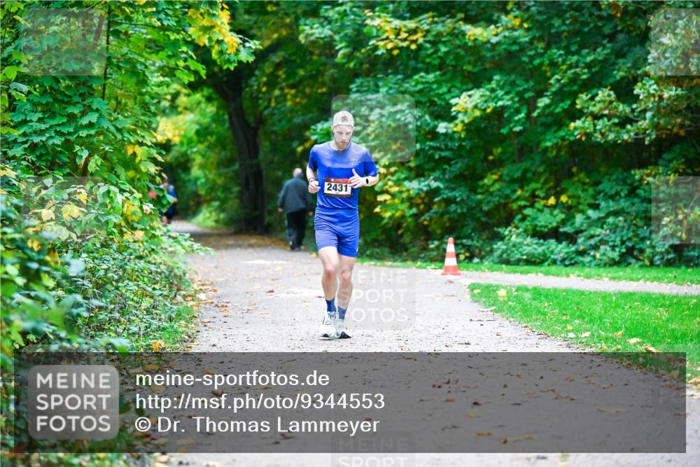 12.10.2025 - Bramfelder Halbmarathon 2025 Dr. Thomas Lammeyer http://msf.ph/oto/9344553 12.10.2025 10:11:01 Laufen 2431 meine-sportfotos.de