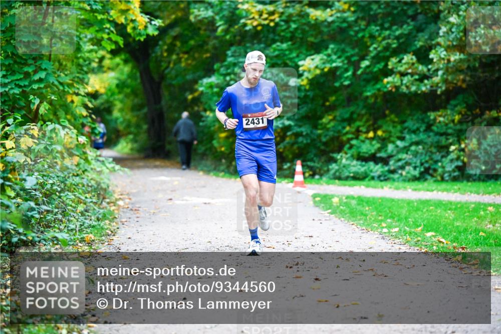 12.10.2025 - Bramfelder Halbmarathon 2025 Dr. Thomas Lammeyer http://msf.ph/oto/9344560 12.10.2025 10:11:02 Laufen 2431 meine-sportfotos.de