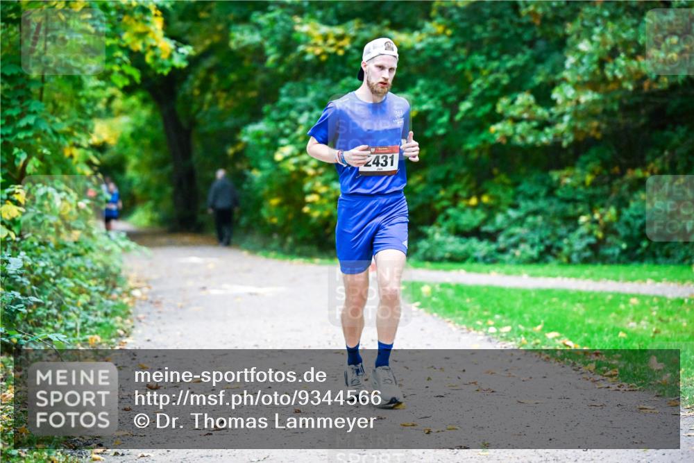 12.10.2025 - Bramfelder Halbmarathon 2025 Dr. Thomas Lammeyer http://msf.ph/oto/9344566 12.10.2025 10:11:03 Laufen 2431 meine-sportfotos.de