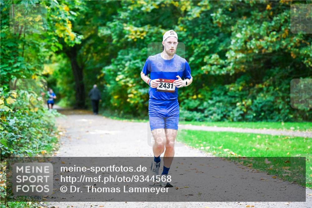 12.10.2025 - Bramfelder Halbmarathon 2025 Dr. Thomas Lammeyer http://msf.ph/oto/9344568 12.10.2025 10:11:03 Laufen 222, 2431 meine-sportfotos.de