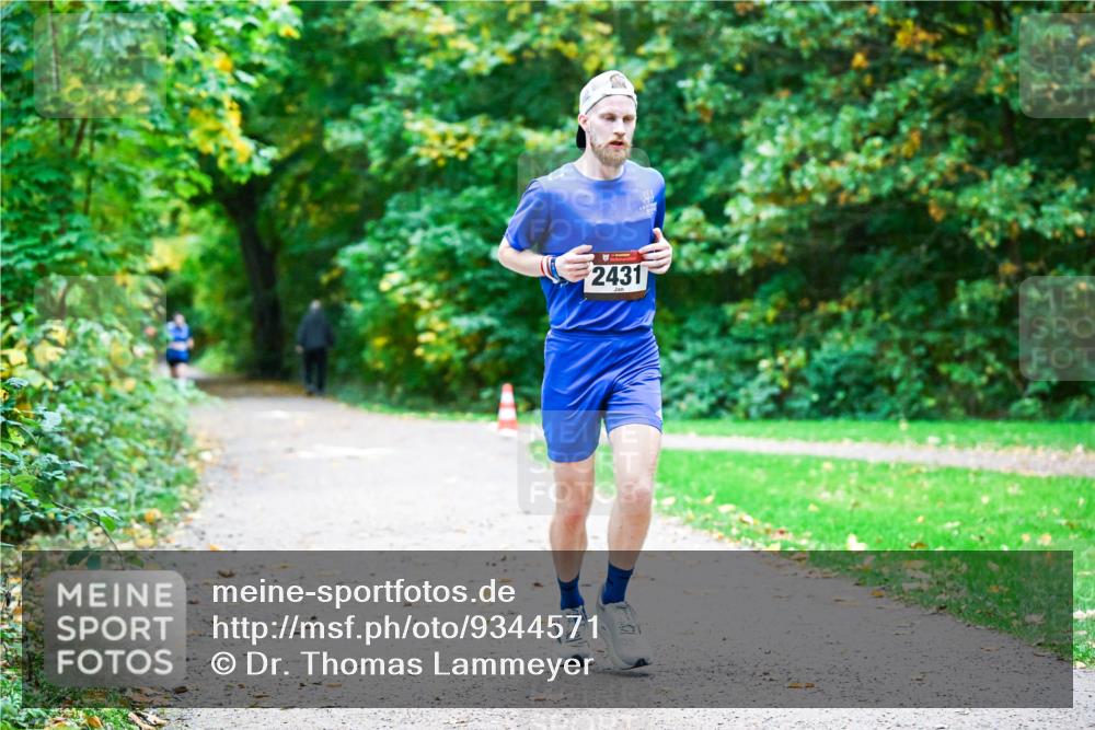 12.10.2025 - Bramfelder Halbmarathon 2025 Dr. Thomas Lammeyer http://msf.ph/oto/9344571 12.10.2025 10:11:04 Laufen 2431 meine-sportfotos.de