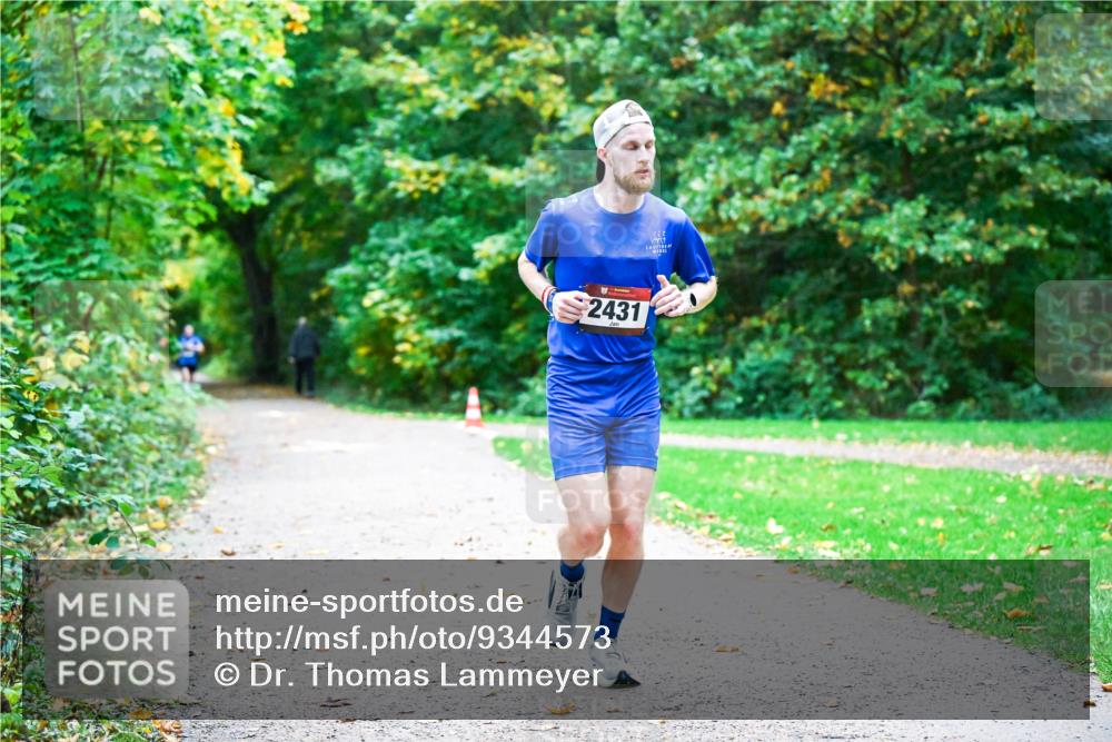 12.10.2025 - Bramfelder Halbmarathon 2025 Dr. Thomas Lammeyer http://msf.ph/oto/9344573 12.10.2025 10:11:04 Laufen 2431 meine-sportfotos.de