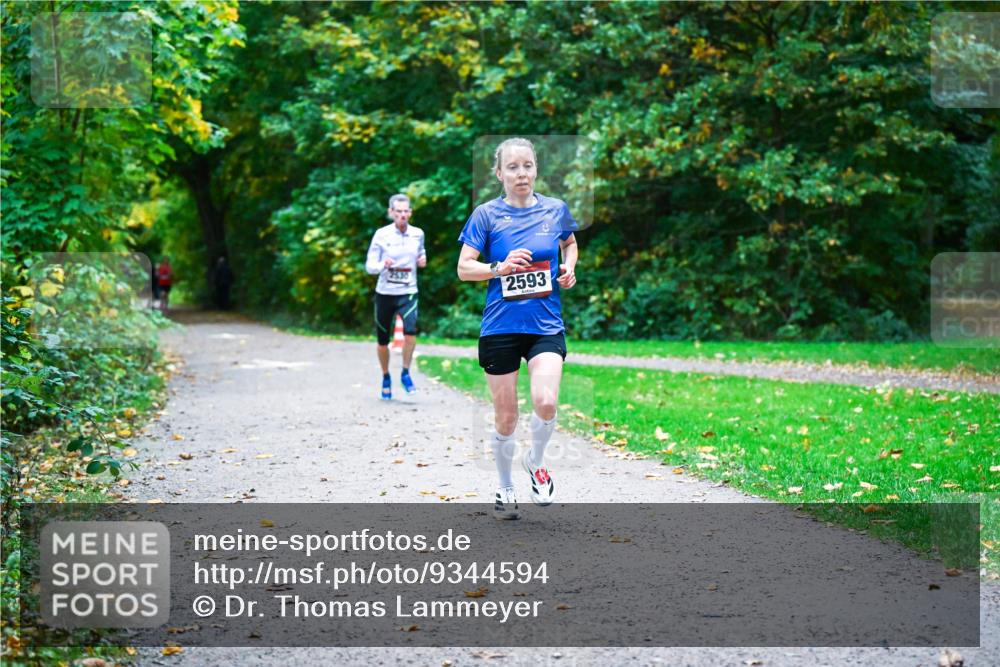 12.10.2025 - Bramfelder Halbmarathon 2025 Dr. Thomas Lammeyer http://msf.ph/oto/9344594 12.10.2025 10:11:14 Laufen 2530, 2593 meine-sportfotos.de