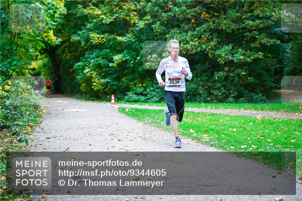 12.10.2025 - Bramfelder Halbmarathon 2025 Dr. Thomas Lammeyer http://msf.ph/oto/9344605 12.10.2025 10:11:16 Laufen 2530 meine-sportfotos.de
