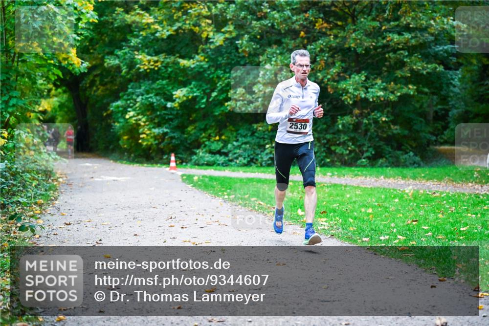 12.10.2025 - Bramfelder Halbmarathon 2025 Dr. Thomas Lammeyer http://msf.ph/oto/9344607 12.10.2025 10:11:16 Laufen 2530 meine-sportfotos.de